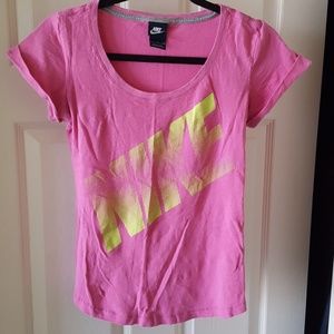 NIKE short sleeved workout top